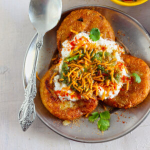 Aloo Tikki Chaat (V)